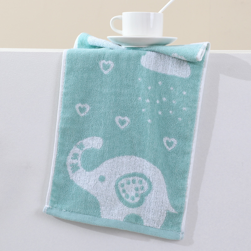 Bērnu sejas dvielis no kokvilnas ar džakarda audumu, 32S diegi, svars 50–80 g, ar motīviem karikatūras, dzīvnieki, ģeometriski