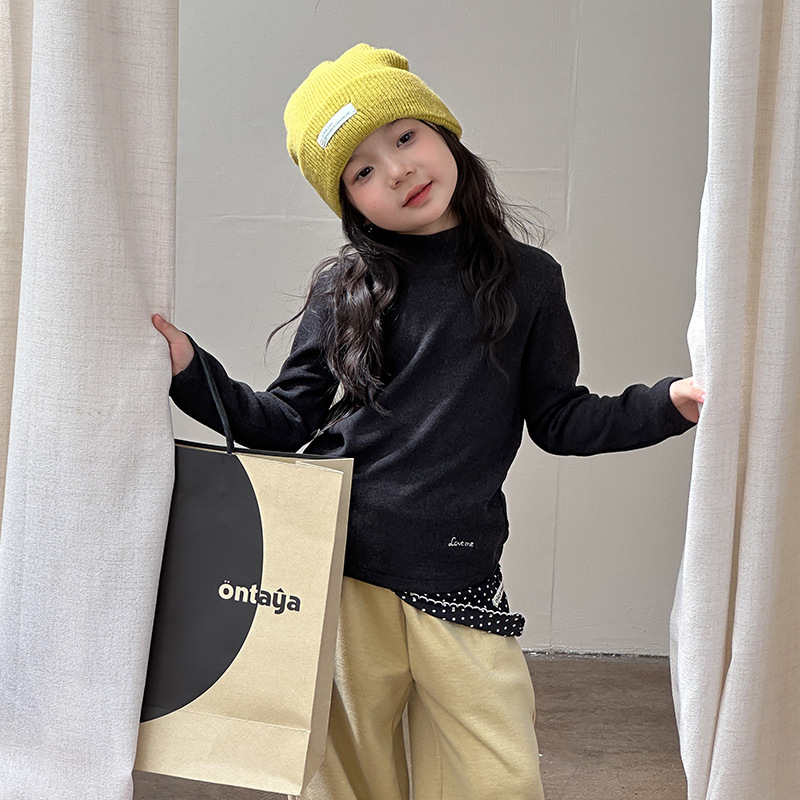 Meitenēm paredzēts pamata krekli ar daļēji augstu kaklu; mousse kašmīra audums; Korejas stila; garās piedurknes; vecuma diapazons 3–8 gadi