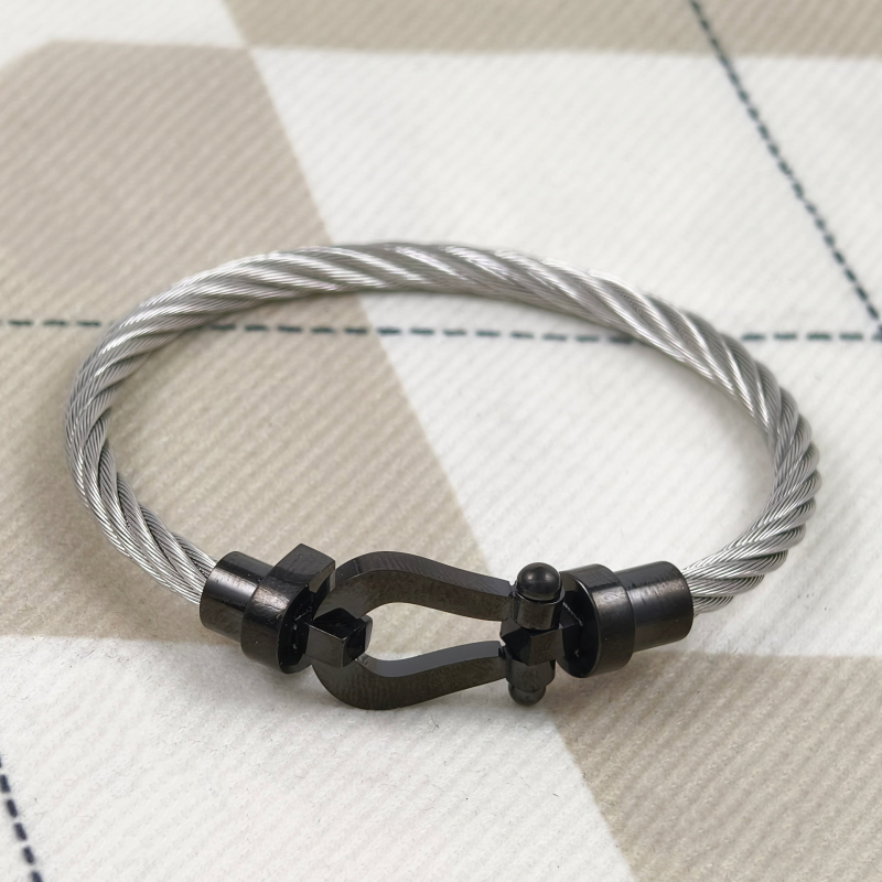 Rokassprādze no nerūsējoša tērauda Huiheng, elektroplatinga tehnoloģija, 2021. vasara, svars 40 g