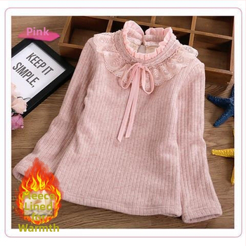 Bērnu adīts tops ar fleece iekšpusi un mežģīņu apkakli, garas piedurknes, apaļš kakla atvērums, 87% kokvilna