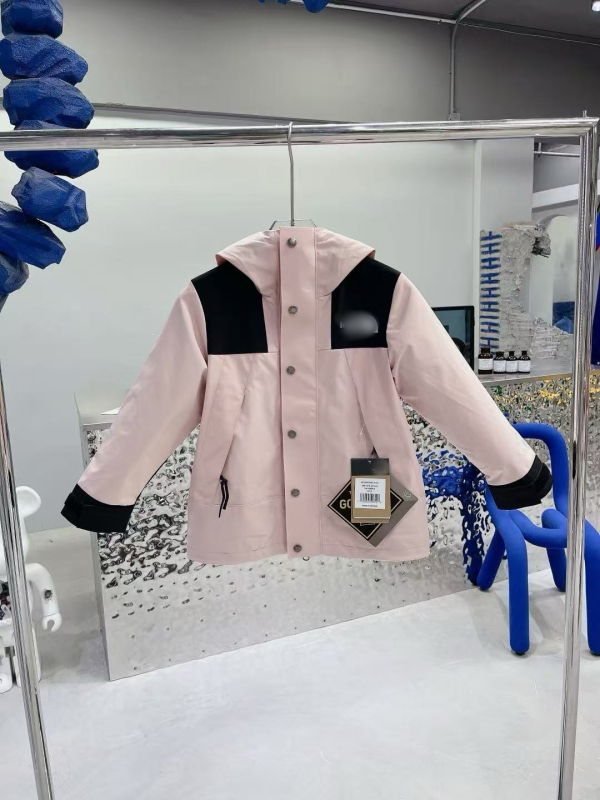 Bērnu jaka: vēja izturīga un ūdensnecaurlaidīga, ar kapuci, 7–12 gadiem, ziemas, pavasara un rudens sezonai