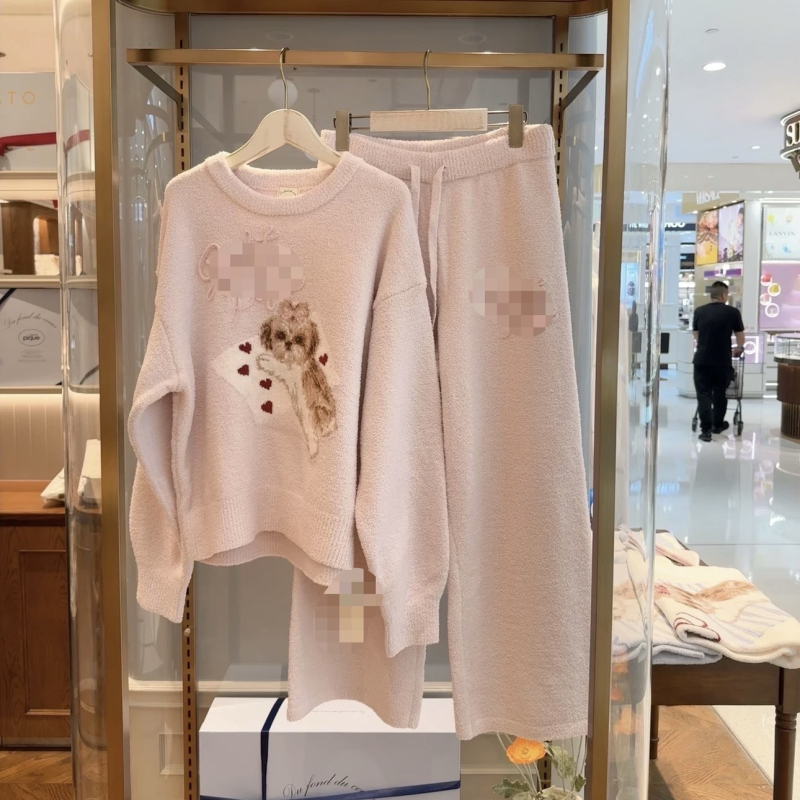 Ženski set pidžame — polu-velur, luksuzan stil, debeli materijal 251–300 g/m², okrugli ovratnik, dugi rukavi, kućna odjeća za jesen/zimu