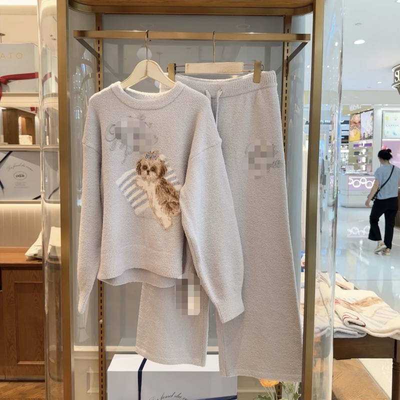 Ženski set pidžame — polu-velur, luksuzan stil, debeli materijal 251–300 g/m², okrugli ovratnik, dugi rukavi, kućna odjeća za jesen/zimu
