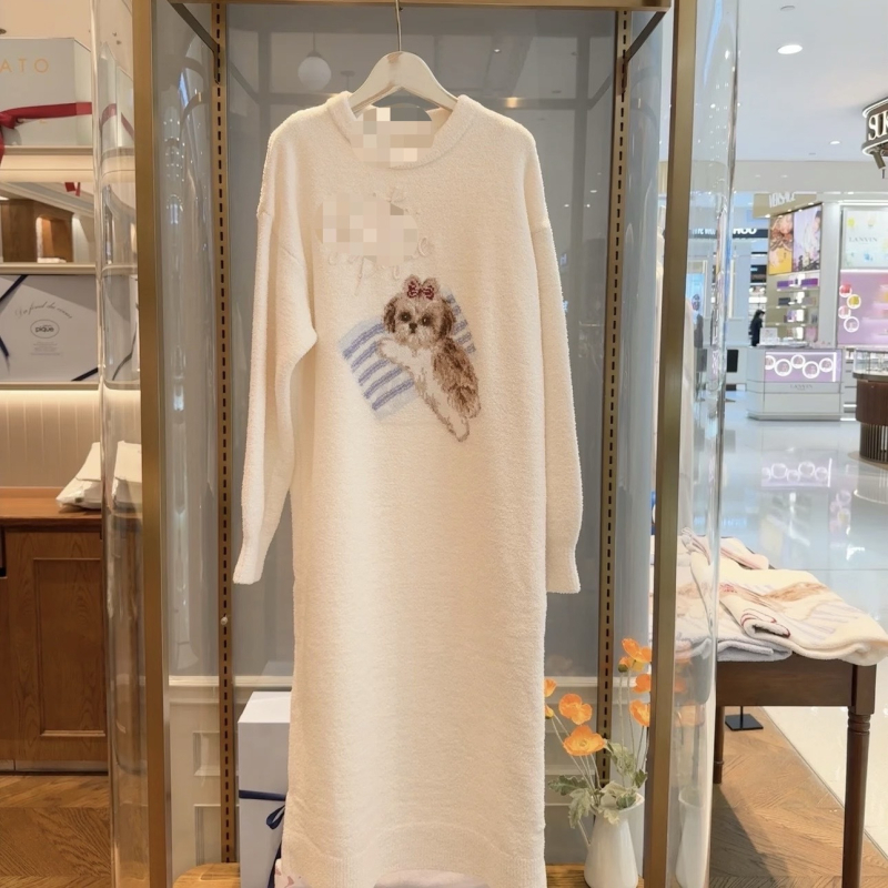 Ženski set pidžame — polu-velur, luksuzan stil, debeli materijal 251–300 g/m², okrugli ovratnik, dugi rukavi, kućna odjeća za jesen/zimu