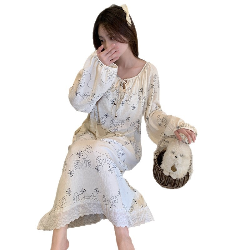Ženska noćna haljina s dugim rukavima, proljeće-jesen, cloud cotton tkanina, čipkasti rub, pull-over kroj, tanko platno, težina 181–200 g/m²