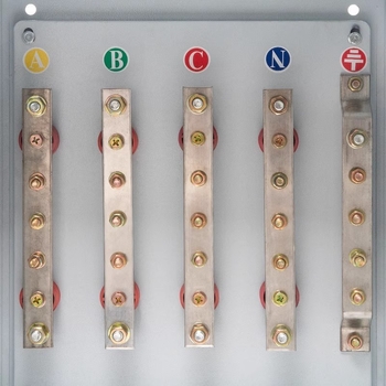 Izoliuota T-jungties dėžė kabeliams su vario šina, sieninis montavimas, IP40, korpusas iš šaltai valcuoto plieno plokštės, pagal užsakymą