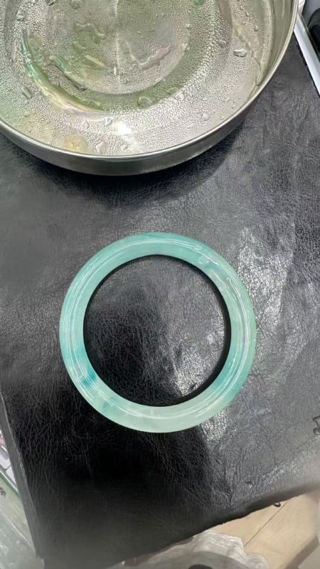 Stikla rokassprādze ar Seiko precīzu apstrādi; stilā Little Fresh; svars 55 g; rokas rotaslieta