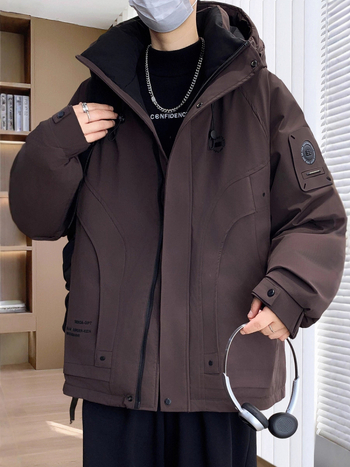 Vīriešu ziemas pūka jaka – pūka saturs 46–50%, pildījums: balts zoss pūds, vēja izturīga un aukstumizturīga, ar kapuci un rāvējslēdzēju