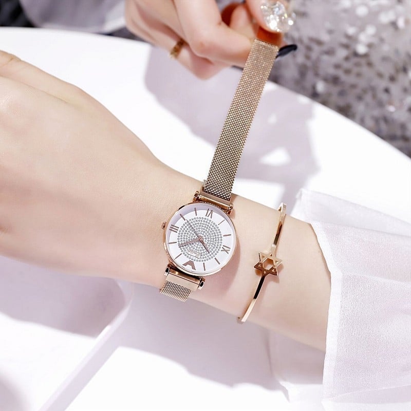 Női divatkaróra rozsdamentes acélból, csillagmintás dizájnnal, kör alakú számlappal, kvarc mechanizmus, 30 m vízállósággal