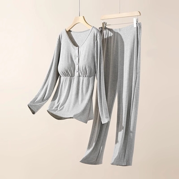 Emadele ja imetamiseks mõeldud modalist pijamakomplekt, triibuline muster, pikad varrukad, püksid, eesmine imetamisavause