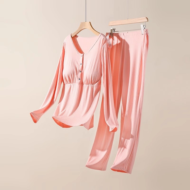 Emadele ja imetamiseks mõeldud modalist pijamakomplekt, triibuline muster, pikad varrukad, püksid, eesmine imetamisavause