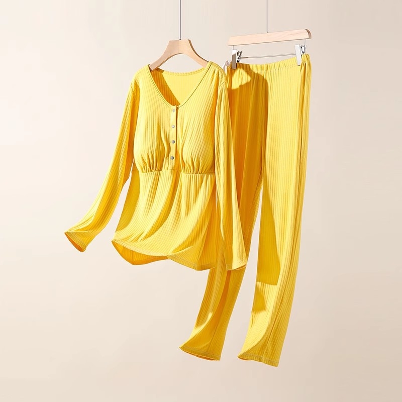 Emadele ja imetamiseks mõeldud modalist pijamakomplekt, triibuline muster, pikad varrukad, püksid, eesmine imetamisavause