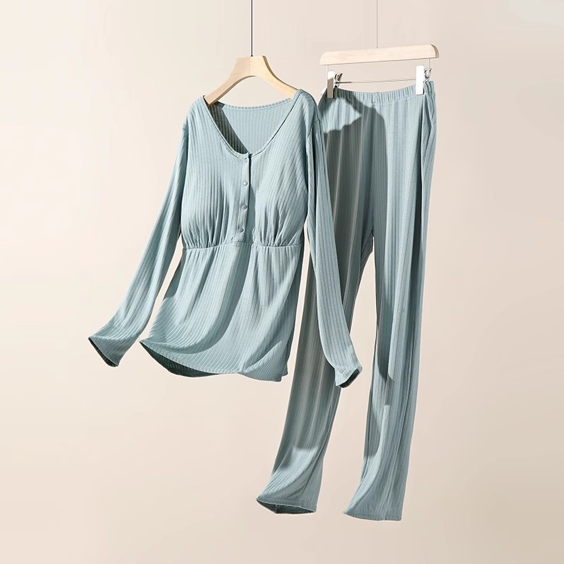 Emadele ja imetamiseks mõeldud modalist pijamakomplekt, triibuline muster, pikad varrukad, püksid, eesmine imetamisavause