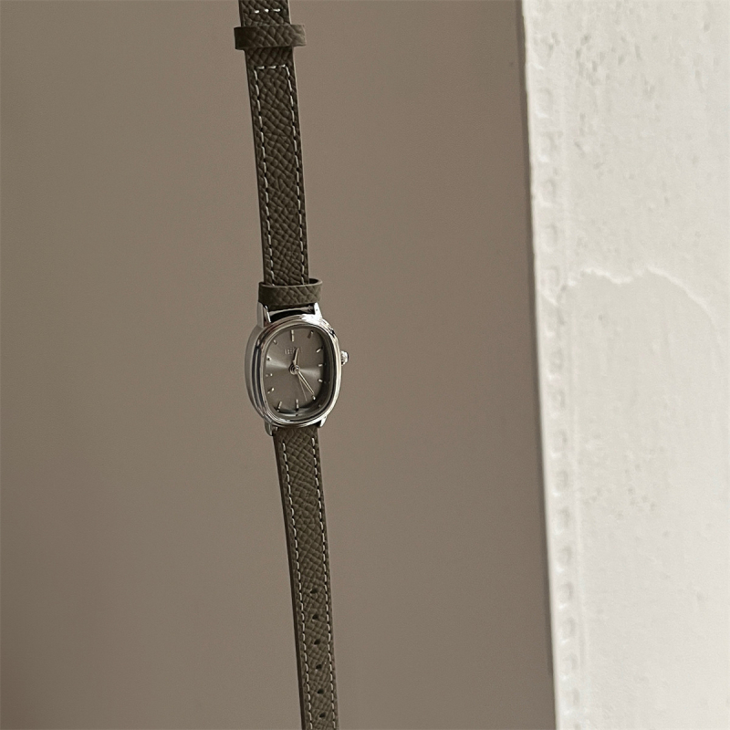 IEKE Gray Collection ženski sat – kvarcni mehanizam; metalno kućište; remen od umjetne kože; spiralna krunica