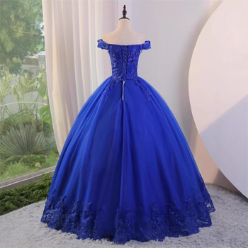 Egyvállas estélyi ruha, A-vonalú, hosszú szoknya, középmagas derék, 50–70% poliészter