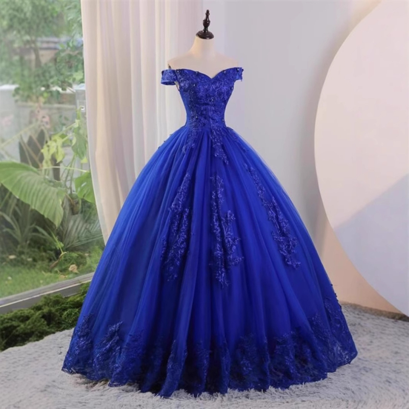 Egyvállas estélyi ruha, A-vonalú, hosszú szoknya, középmagas derék, 50–70% poliészter