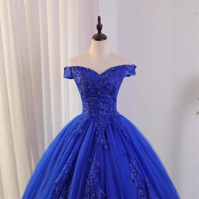 Egyvállas estélyi ruha, A-vonalú, hosszú szoknya, középmagas derék, 50–70% poliészter