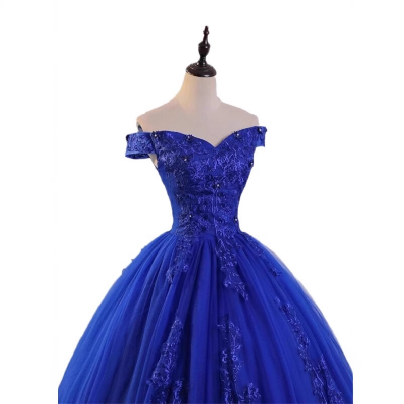 Egyvállas estélyi ruha, A-vonalú, hosszú szoknya, középmagas derék, 50–70% poliészter