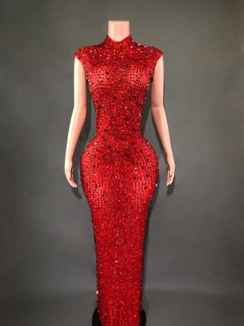 Pikk võrgustikku õhtukleit rhinestone'idega, polüester >95%, seksikas siluett, pikad varrukad, kuumalt kivi paigutus