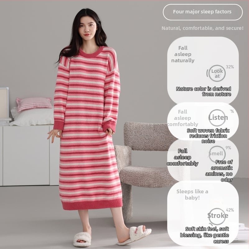 Grūtnieču naktskleita no pusvelūra ar vilnas odere, garas piedurknes, apaļš kakla, garums