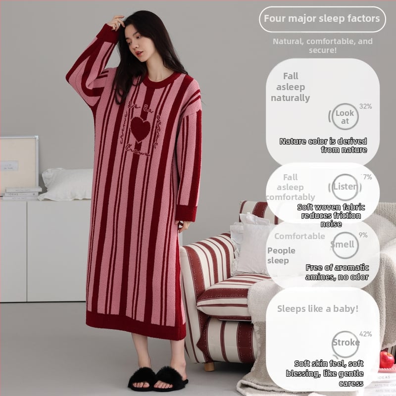 Grūtnieču naktskleita no pusvelūra ar vilnas odere, garas piedurknes, apaļš kakla, garums