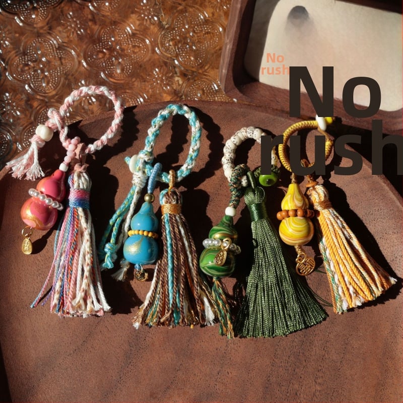 Lakots kulons ar ķirbja formas somām, tālruņiem un atslēgām — oriģinālais dizains, pavasaris 2024, SH3141