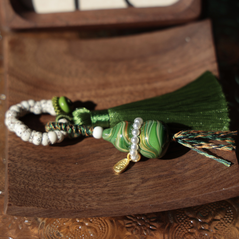 Lakots kulons ar ķirbja formas somām, tālruņiem un atslēgām — oriģinālais dizains, pavasaris 2024, SH3141