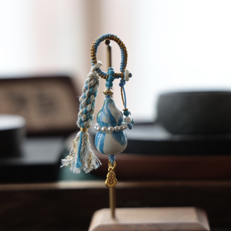 Lakots kulons ar ķirbja formas somām, tālruņiem un atslēgām — oriģinālais dizains, pavasaris 2024, SH3141