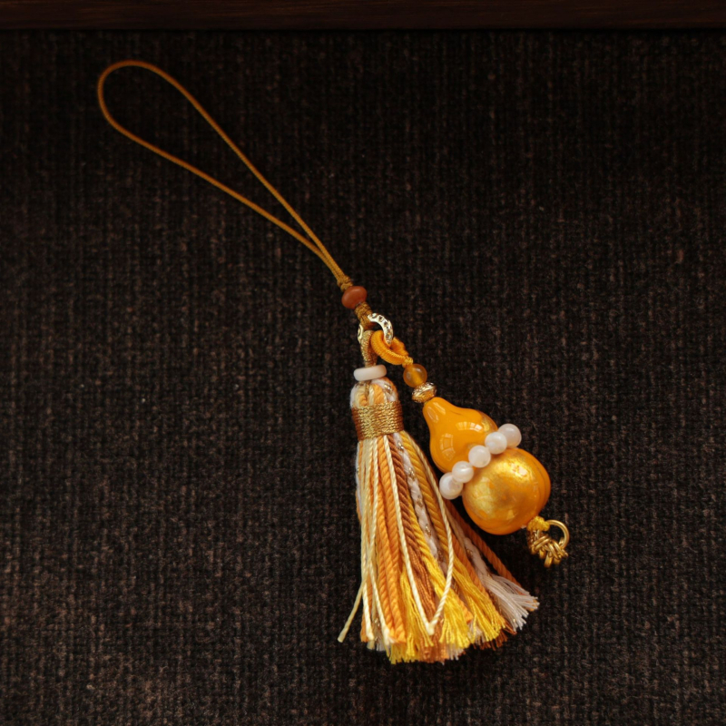 Lakots kulons ar ķirbja formas somām, tālruņiem un atslēgām — oriģinālais dizains, pavasaris 2024, SH3141