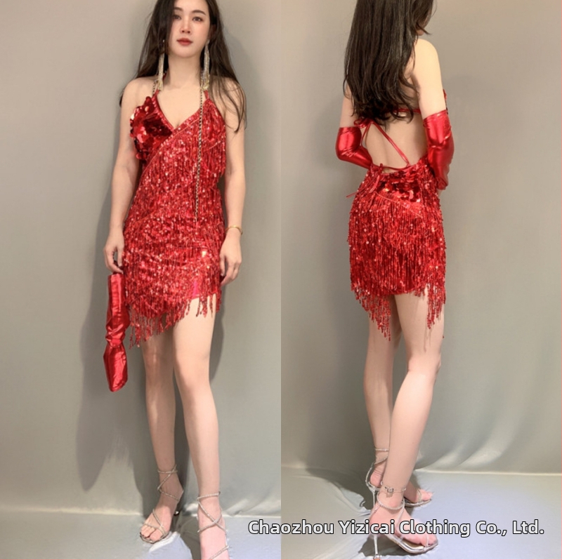 Latīņu deju kostīmu komplekts ar fringi un spīdumiem, atvērtām mugurām, spīdīgs poliesteru audums skatuvei