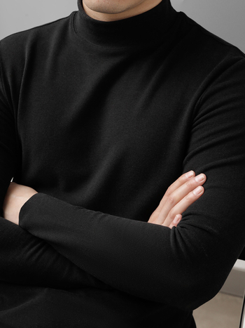 Muška termalna baza majica sa stojećim ovratnikom, dvostrano flis unutarnja, dugi rukav, poliester-elastan mješavina