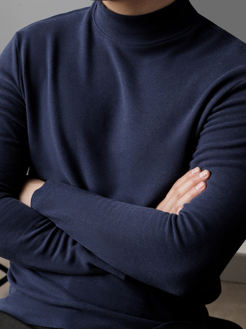 Muška termalna baza majica sa stojećim ovratnikom, dvostrano flis unutarnja, dugi rukav, poliester-elastan mješavina