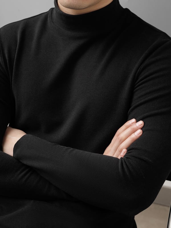 Muška termalna baza majica sa stojećim ovratnikom, dvostrano flis unutarnja, dugi rukav, poliester-elastan mješavina