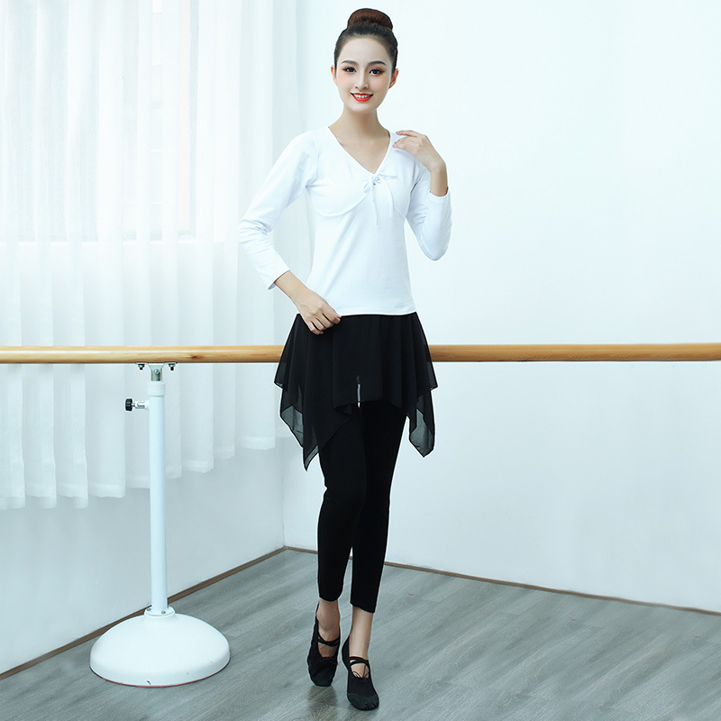 Sieviešu modernā deju apģērbs pieaugušajiem: tips: Mūsdienu deju apģērbs; audums: Lycra; auduma sastāvs: kokvilna 90%; iekšējā odere Lycra; odres sastāvs: kokvilna 90%; piemērots baletam un Latīņu dejām