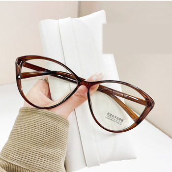 Prekogranične popularne fotosenzitivne naočale s mačkastim okom koje mijenjaju boju za žene, retro naočale bez sustava dioptrije s plavim svjetlom, naočale bez šminke