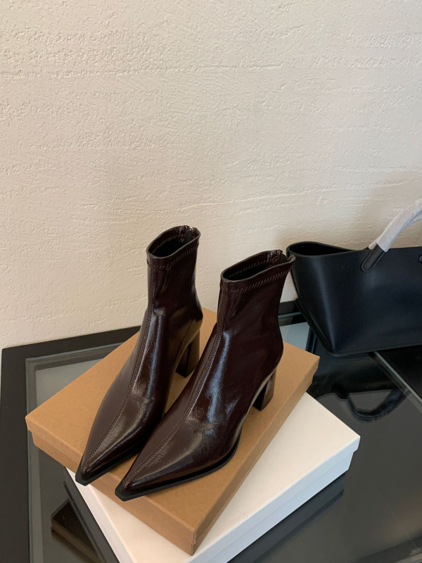 Moterų trumpi batai su smailiu nosimi ir užtrauktuku nugaroje, PU viršus, guma padas, 6–8 cm storas kulnas, rudens-žiemos 2025