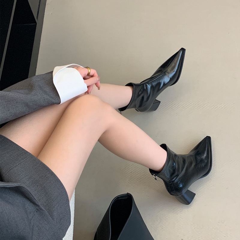 Moterų trumpi batai su smailiu nosimi ir užtrauktuku nugaroje, PU viršus, guma padas, 6–8 cm storas kulnas, rudens-žiemos 2025