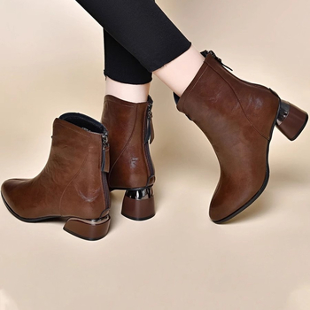 Moteriški Martin odiniai bateliai su pūkine viduje, smailus pirštas, užtrauktukas gale, žemas čiurnos aukštis