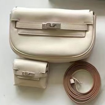 Mini torba preko ramena s dvostrukom funkcijom, sedlast oblik, koža goveda, kopča, džep za ID
