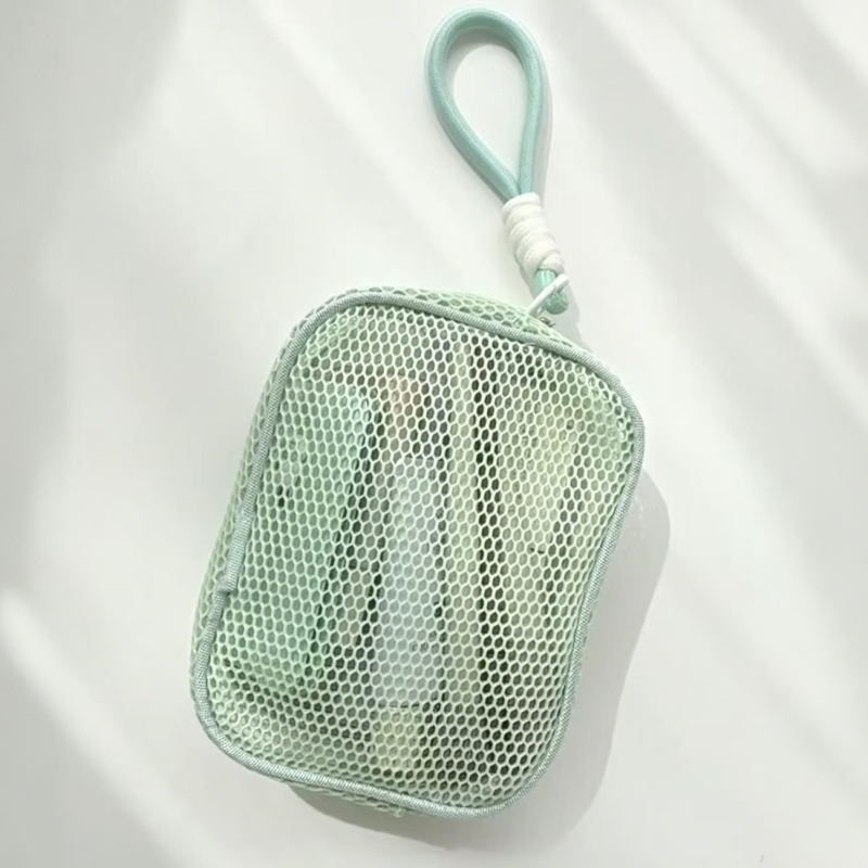 Makeup somiņa no neilona sietiņa, rokassomas stilā, ceļojumiem uzglabāšanai