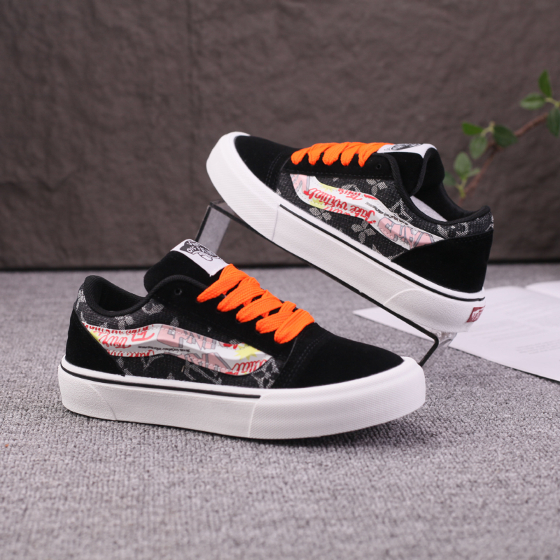 Muške tenisice, platnen gornji dio, prozračna mrežasta unutarnja podstava, okrugli vrh, vezanje šnurkama, gumena potplat