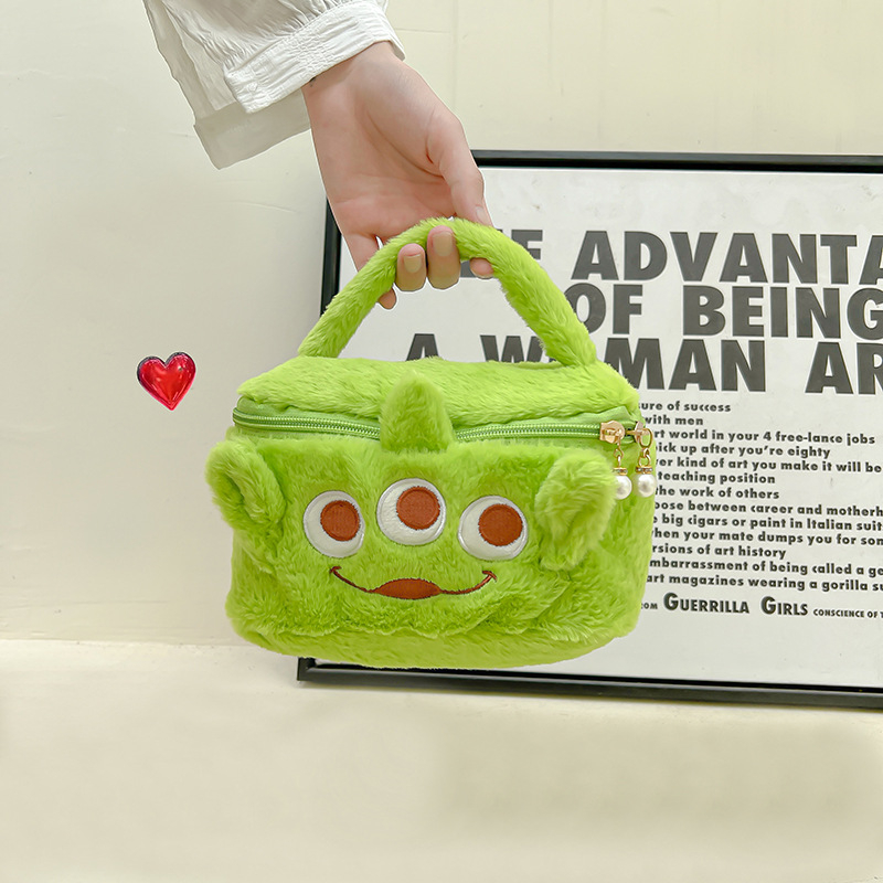 Kozmetička torbica (japanskog stila, pliš materijal, motiv anime crtića, velika zapremina, prenosna)