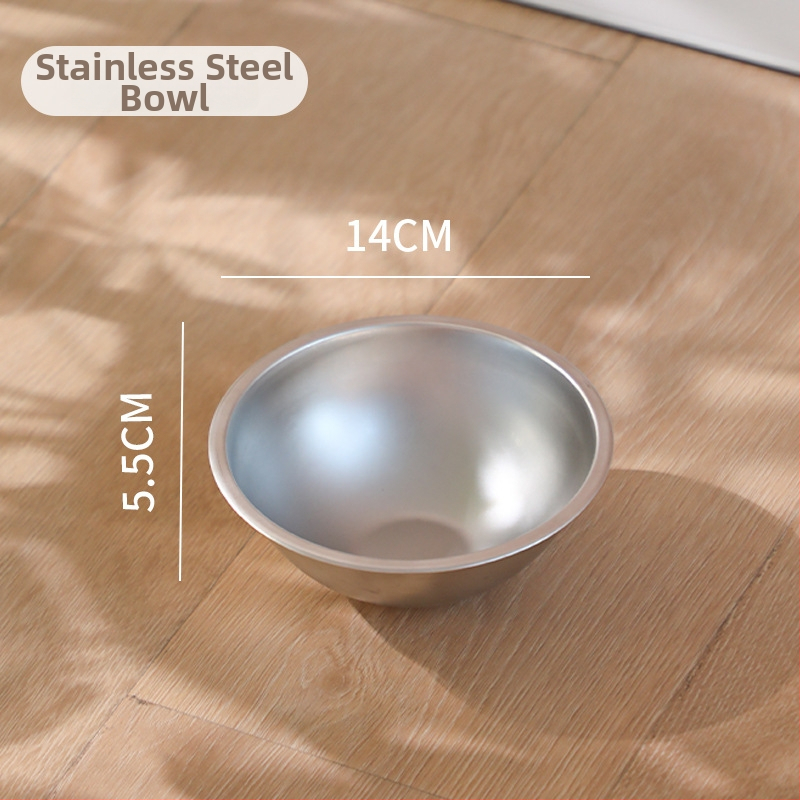 Sienā piestiprināms kaķu barošanas trauks, plastmasas pamatne ar keramisku vai nerūsējošā tērauda bļodu, telpām draudzīgs dizains