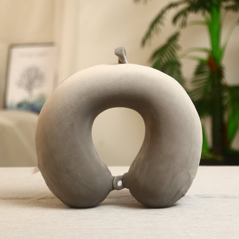 U-formájú nyakpárna memóriahab töltettel, kristály-velúr borítással, a nyak és a nyaki gerinc támogatására, utazásokhoz