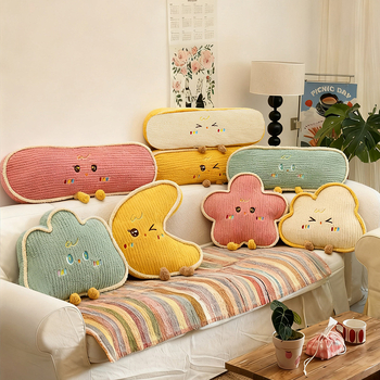 Plišani jastučić sa zvjezdama, mjesecom i oblacima, punilo PP pamuk, kratka pliš, mogućnost prilagodbe uzoraka