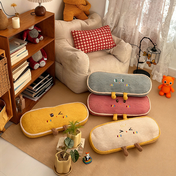 Plišani jastučić sa zvjezdama, mjesecom i oblacima, punilo PP pamuk, kratka pliš, mogućnost prilagodbe uzoraka