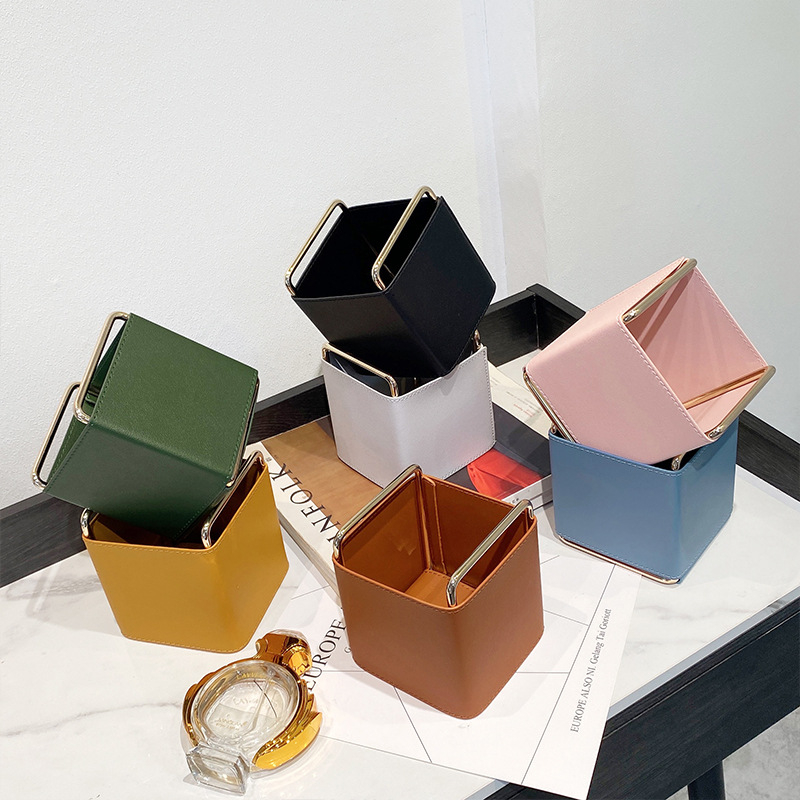 Ādas kosmētikas un juvelierizstrādājumu uzglabāšanas kubs – kubveida forma, galda un ceļojumu organizētājs, mūsdienīgs minimālisms