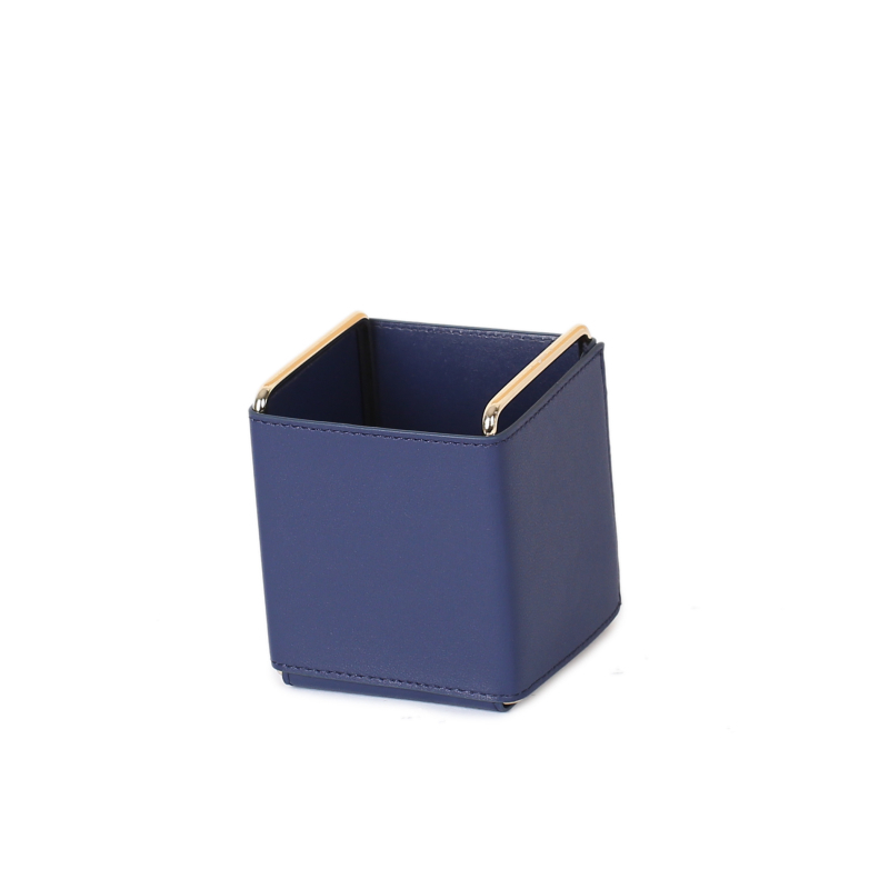 Ādas kosmētikas un juvelierizstrādājumu uzglabāšanas kubs – kubveida forma, galda un ceļojumu organizētājs, mūsdienīgs minimālisms