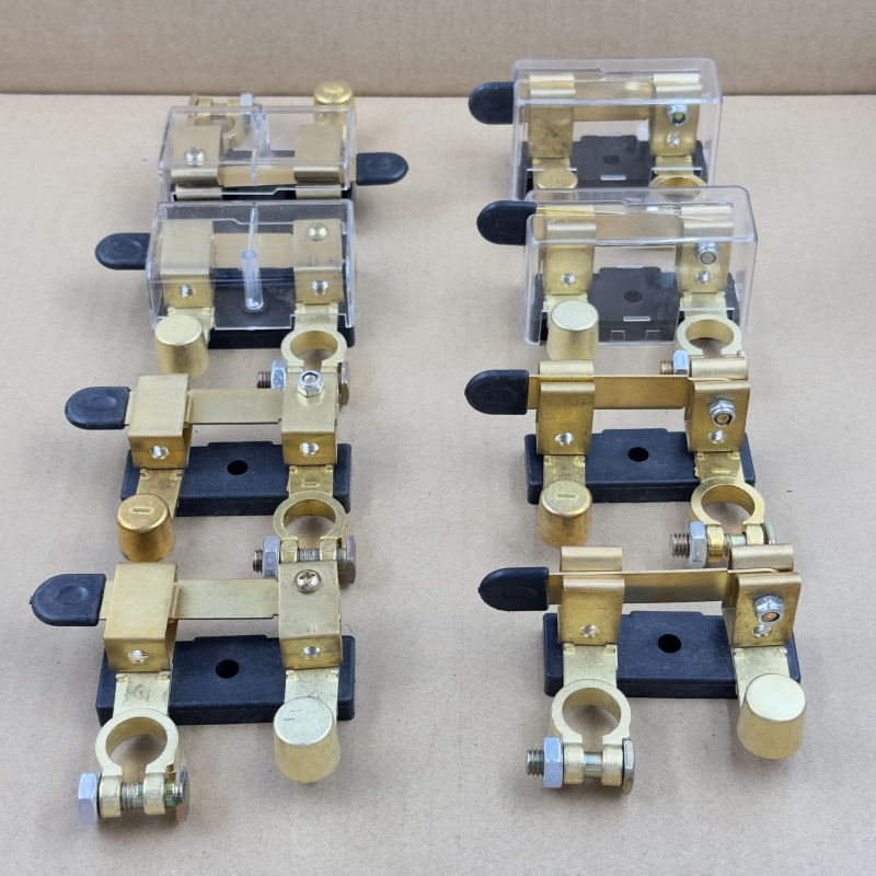 Autobaterijas atvienošanas slēdzis, divpolu, universāls, galvenais slēdzis pret noplūdēm