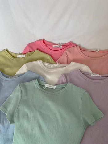 Sievietes T-krekls ar apaļu kaklu, īsām piedurknēm, šaurs griezums, elastīgs adījums, viskoze 90–95%